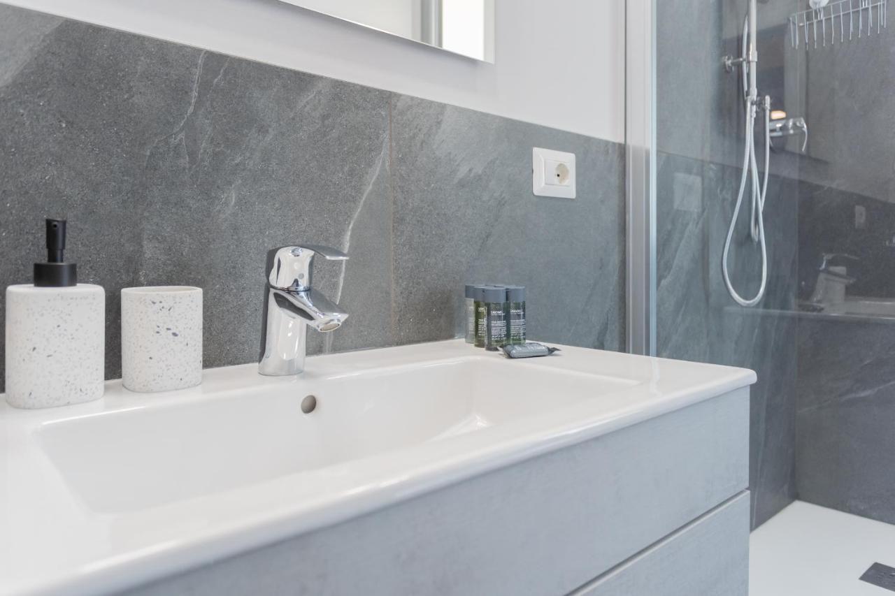 Sant'Agostino Apartments By Rent All Como Luaran gambar